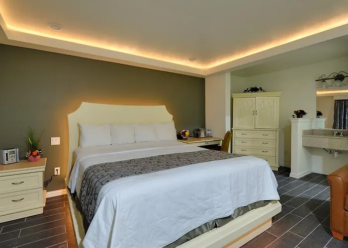 Romantic Inn & Suites