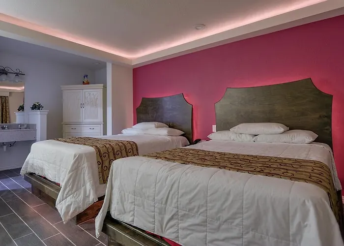 Romantic Inn & Suites